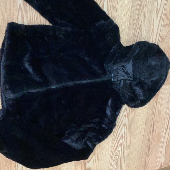 Black pretty little thing fluffy jacket - Picture 3 of 4